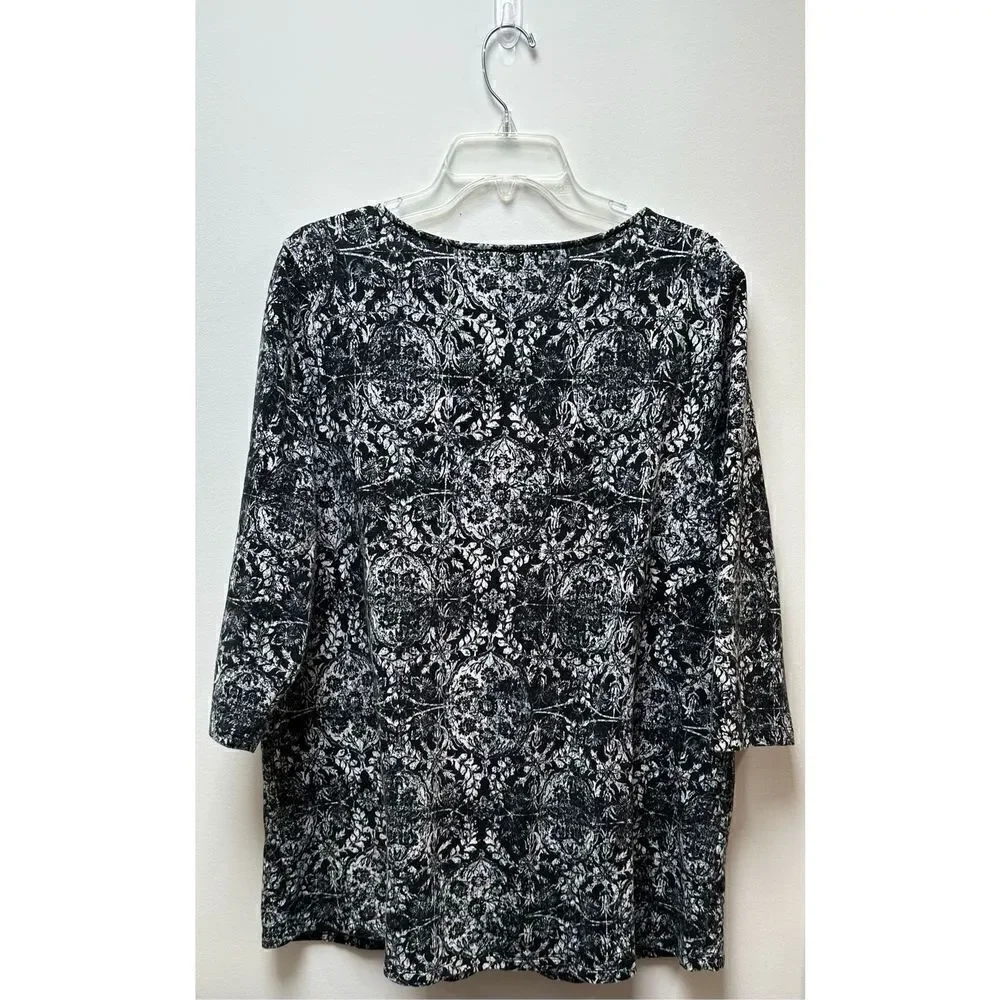 Susan Graver Weekend women’s 3/4 sleeve black white print sweater Large #41-1033